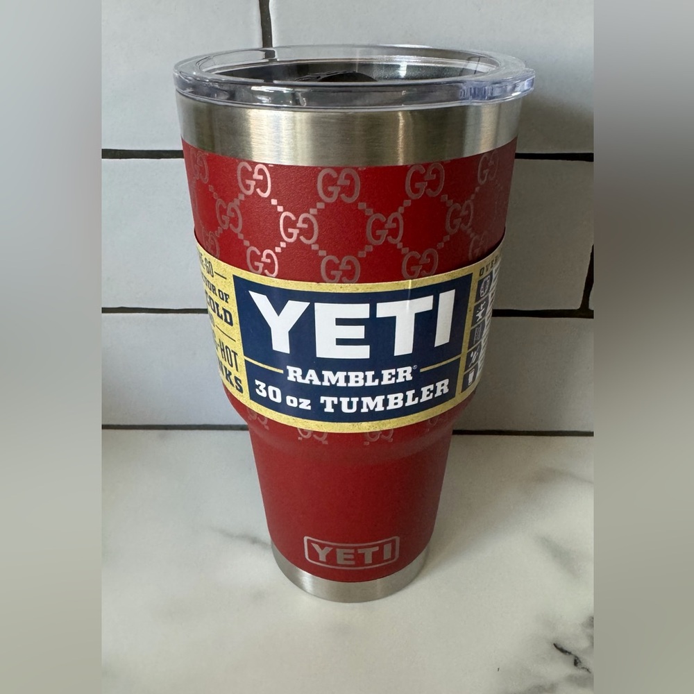 YETI Rambler 30 oz Tumbler - Bold Red